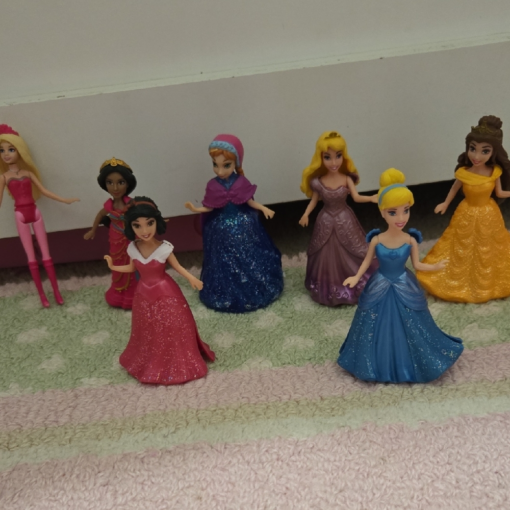 Disney Princess Magic Clips Dolls and Dresses